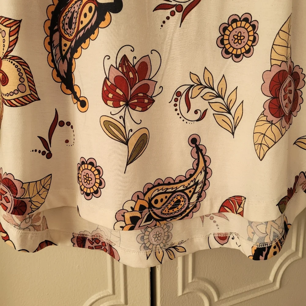 Lularoe Top - Picture 3 of 4